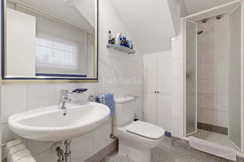 Foto 0d6fd24a-63b1-4606-8264-9c0aa8cb62a3. Dúplex amb calefacció aparcament a Eixample Nord Girona