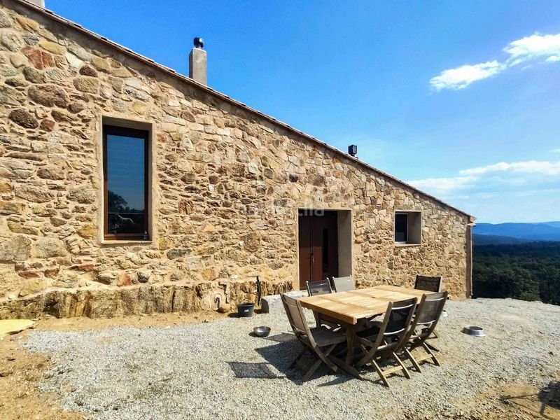 Foto 19bcfa4e-8873-451f-8031-a2effddeda06. Country house with heating parking in Jonquera (La)
