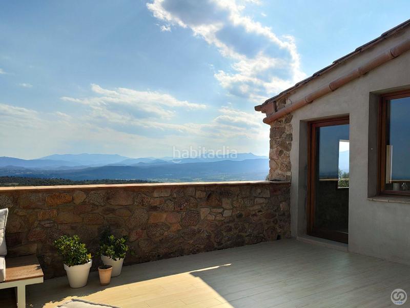 Foto 9e757af4-6b80-4f98-a79e-051065850d4a. Casa la casa de piedra llena de encanto con una vista impresionante de la cordillera de los pirineos así como una vista al mar desde la en Jonquera (La)