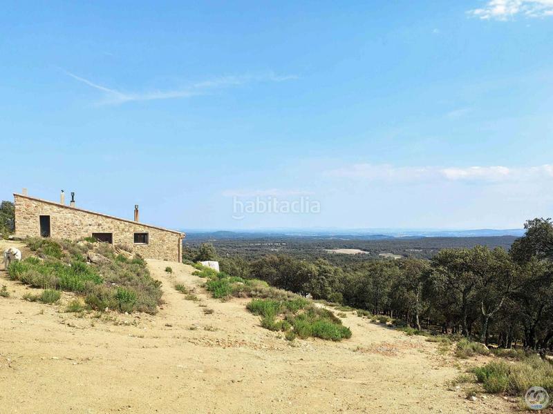 Foto ca23e30d-102b-478c-95a7-79f0c88bce35. Casa la casa de piedra llena de encanto con una vista impresionante de la cordillera de los pirineos así como una vista al mar desde la en Jonquera (La)