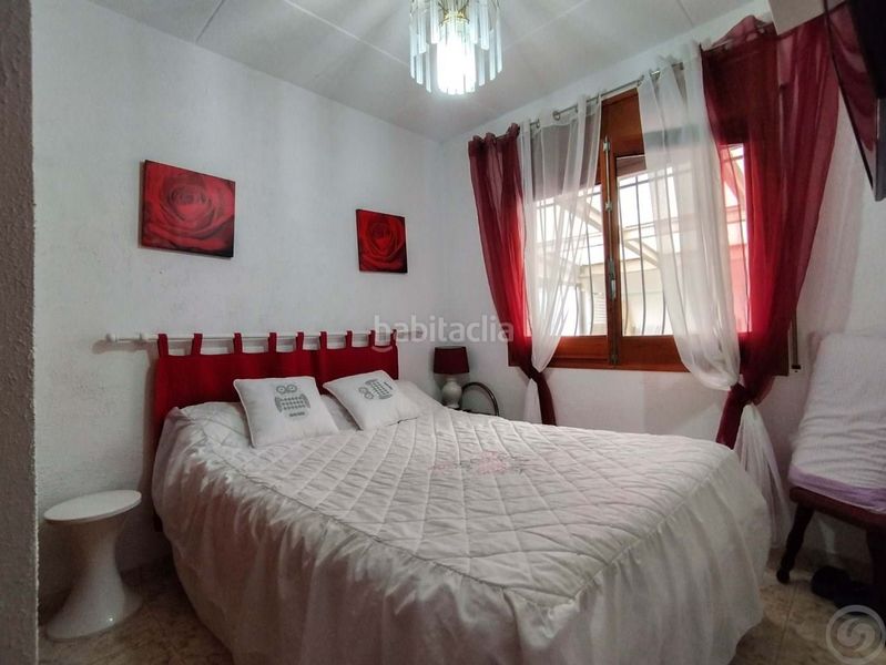 Foto 0adc4b3a-7681-4d55-a245-7e846d605351. Casa amb calefacció aparcament piscina a Peni Empuriabrava