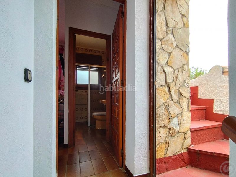 Foto 1955c2f2-0b06-47fd-8c10-40f4541686e1. Casa amb calefacció aparcament piscina a Peni Empuriabrava