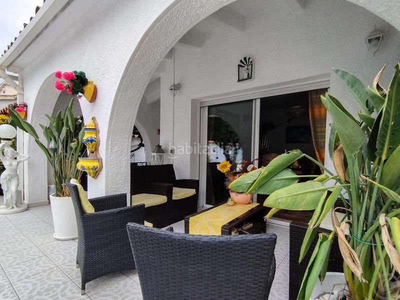 Foto 69ec2480-6919-480a-b96c-40c51006eee7. Casa amb calefacció aparcament piscina a Peni Empuriabrava