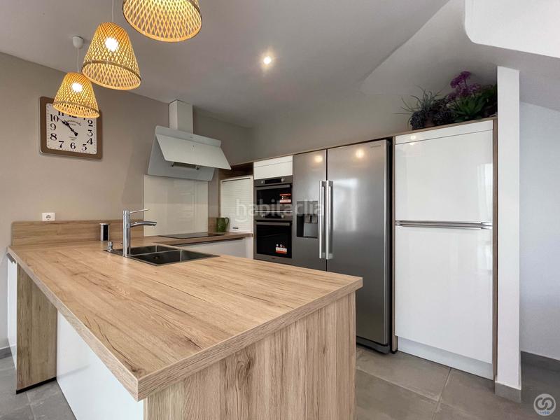 Foto 32ff3f1f-aefe-47e8-ae1d-fc07cf993384. Casa adossada amb calefacció aparcament piscina a Empuriabrava