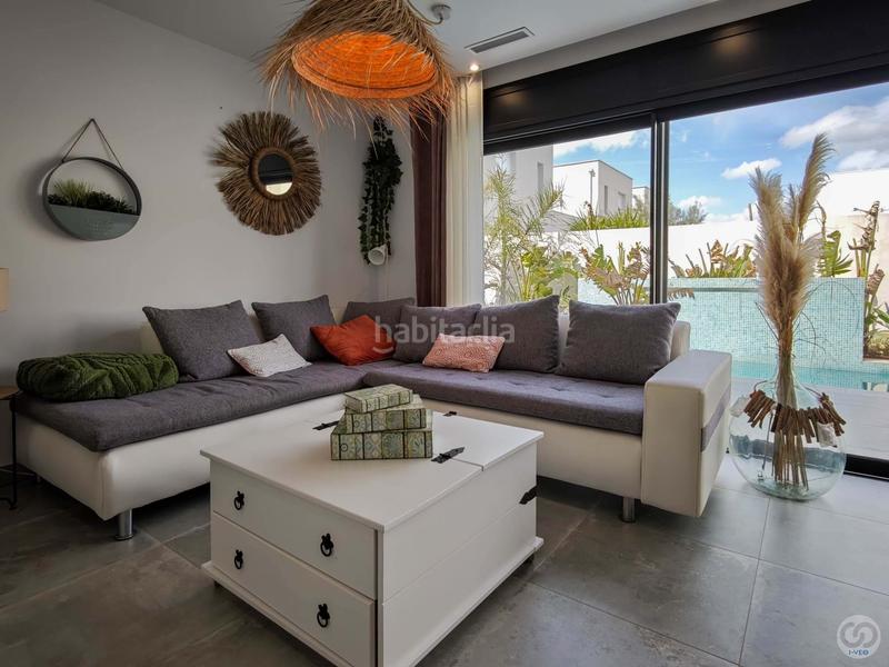 Foto 8a57d39b-e469-4093-b53d-e0a2da4880df. Casa adossada amb calefacció aparcament piscina a Empuriabrava