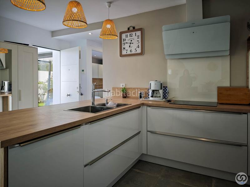 Foto 9fa03427-8063-46d9-9107-913fbcbb370d. Casa adossada amb calefacció aparcament piscina a Empuriabrava