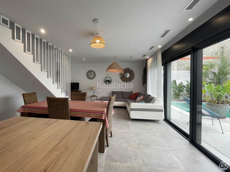 Foto b6427789-1603-449f-aade-dc1249d83c2f. Casa adossada amb calefacció aparcament piscina a Empuriabrava