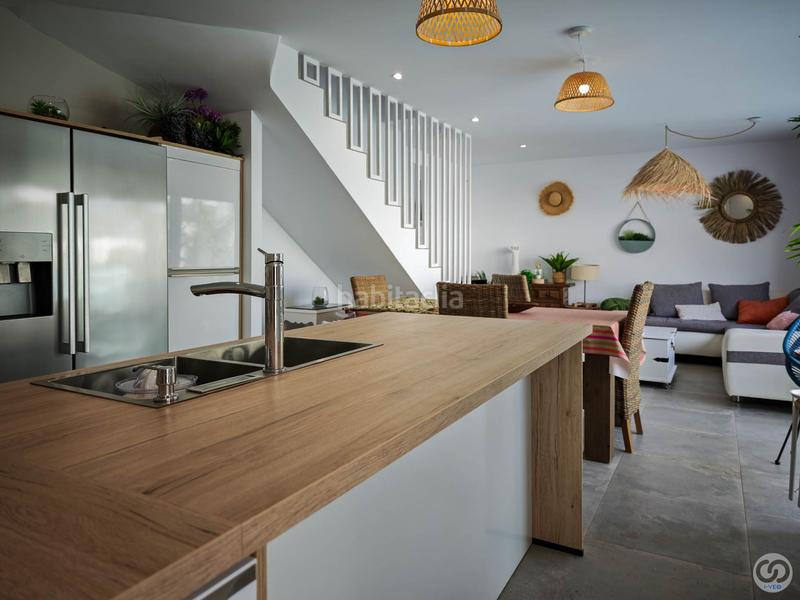 Foto e24f19c9-b3c4-47fd-8cd0-391a857dfeb8. Casa adossada amb calefacció aparcament piscina a Empuriabrava