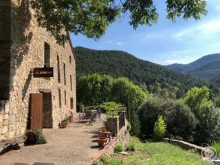 Casa a Sant Joan les Fonts. Finca de 569 m2 construidos y 31 hectáreas de terreno. . la masí