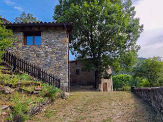 House in Vall de Bianya (La). Finca de 569 m2 construidos y 31 hectáreas de terreno. . la masí