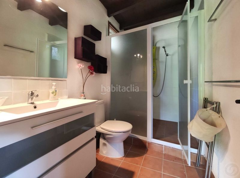 Foto 1c501d9a-4b37-4e4a-b437-e375254b2ab5. Casa amb calefacció aparcament a Vall de Bianya (La)