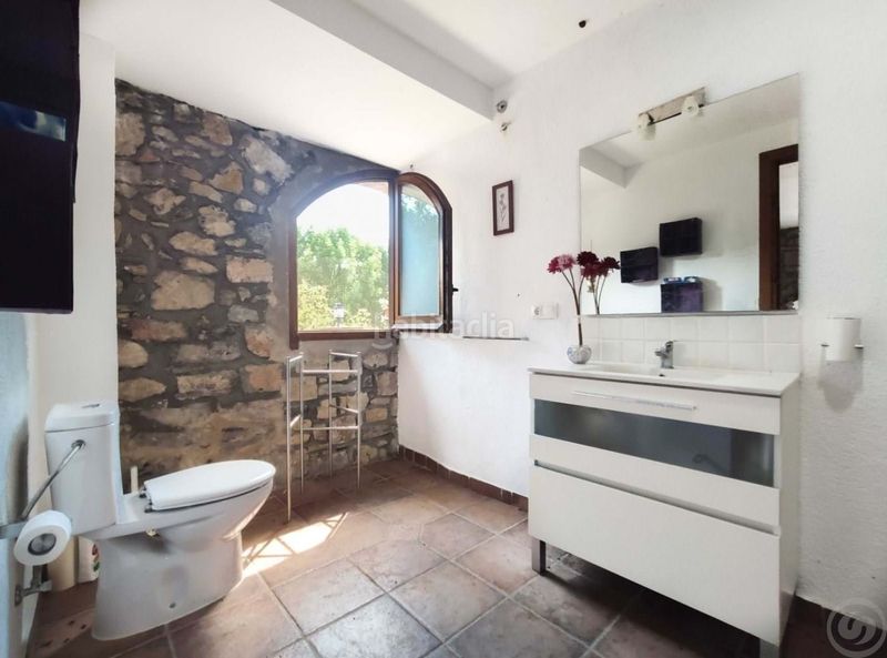 Foto 75967756-18c7-4f25-a078-4dc668410475. Casa amb calefacció aparcament a Vall de Bianya (La)