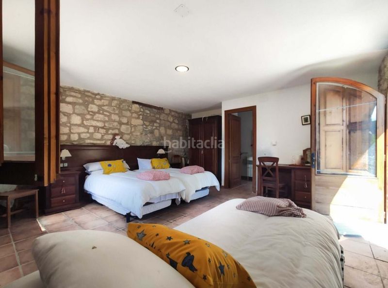 Foto 9bb7b1e9-cda5-41bb-92f0-7ff2cc7d54b1. Casa amb calefacció aparcament a Vall de Bianya (La)