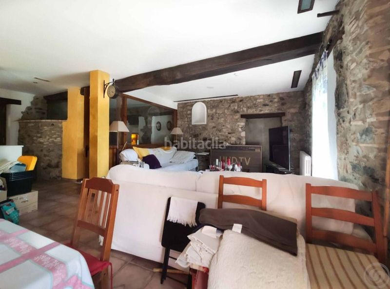 Foto a7559804-5084-4833-8700-0d7150cba5b3. Casa amb calefacció aparcament a Vall de Bianya (La)