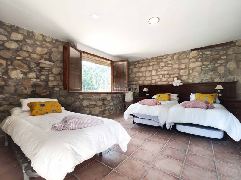 Foto de97eb87-39d9-4d85-96b3-eb57f7b7df6d. Casa amb calefacció aparcament a Vall de Bianya (La)