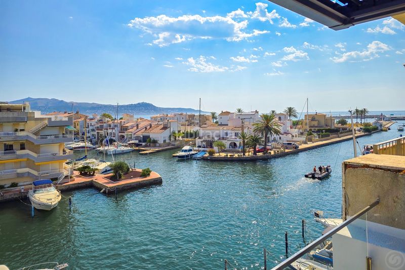 Foto b1b5da5d-60b9-4502-9c34-86222c1a8f05. Casa aparellada amb calefacció a Salins - Cavall de Mar Empuriabrava