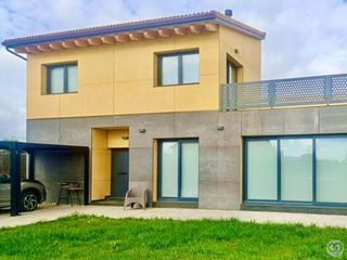 Casa a Fontcoberta. Vivienda unifamiliar de alta eficiencia energética en melianta f