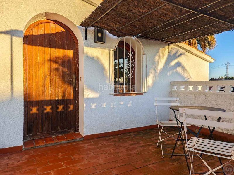 Foto af4ac9b5-d220-48d2-b8e8-40b7aa8c1d55. Casa adossada amb aparcament piscina a Castelló d´Empúries