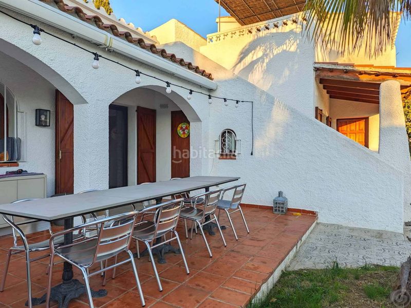 Foto e95ae2b8-bceb-48a7-b251-c0e0f27ff077. Casa adossada amb aparcament piscina a Castelló d´Empúries