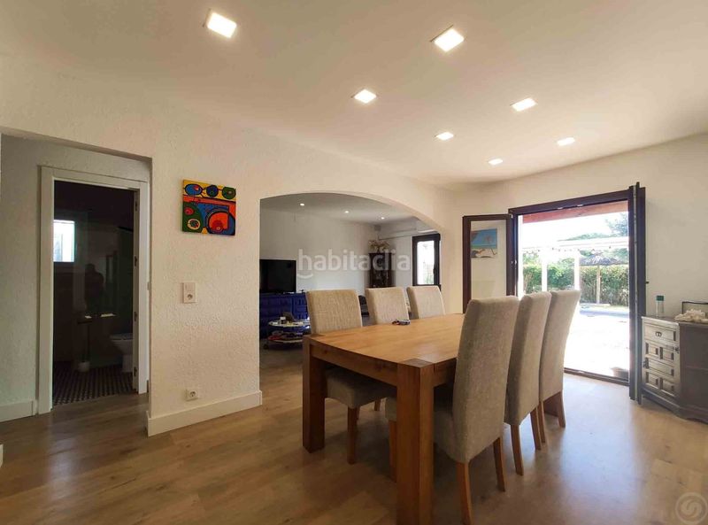 Foto 1b6e0203-bdb3-4f6e-bcb3-c7994541f164. Casa adossada amb aparcament piscina a Puigmal - Mas Nou Empuriabrava