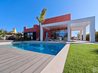 Casa a Desert Spring Golf. Villa moderna de 3 dormitorios en desert springs con vistas al g