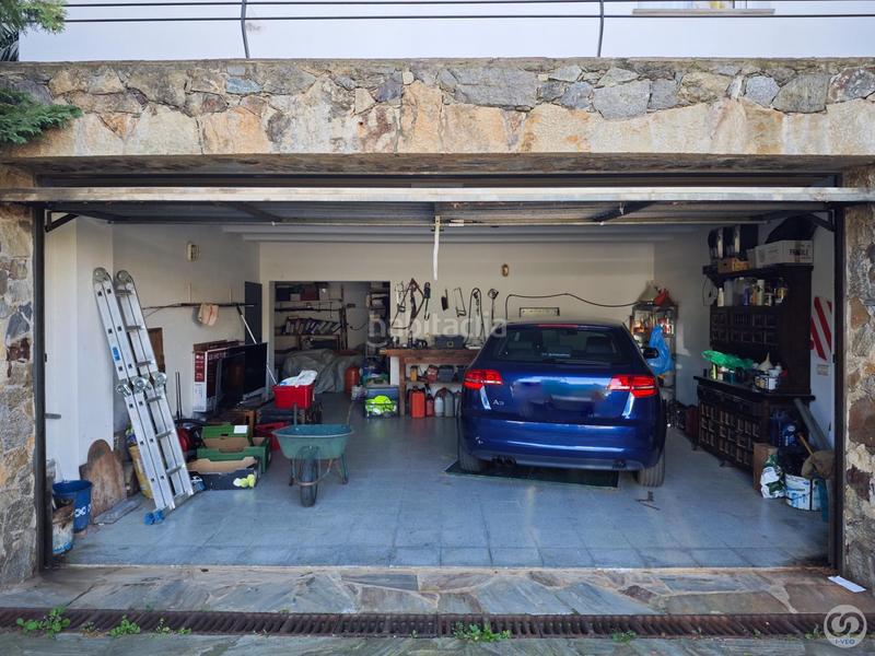 Foto ad78d7dc-f2e4-401e-bfbf-b162e947b892. Casa villa de lujo con amplios espacios, jardín privado y garaje para 2 coches. disfruta de vistas panorámicas, acabados de al en Roses
