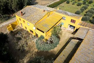 Casa a Molí de Vent-La Sauleda. Magnífica finca con masía principal de 530 m, nave agrícola y co