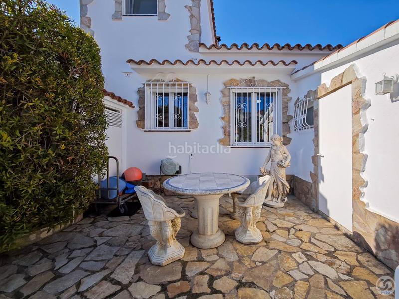 Foto 54cbe671-3115-48ed-8151-1cf5255bf624. Reihenhaus mit parking pool in Cap Ras - Creus - Falconera Empuriabrava