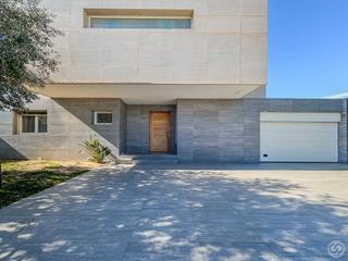 Casa a Requesens. Casa de lujo en empuriabrava con 5 dormitorios, todos con bao p
