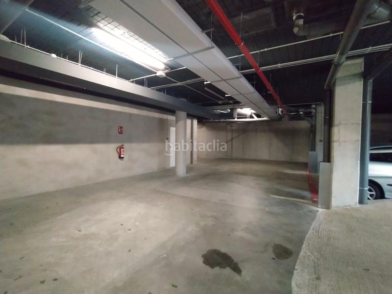 Foto 703814f5-a3f9-42b6-989f-9eb04ce433b6. Autoparkplatz in avinguda can serra 3 in Montgat