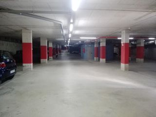 Location Parking voiture à Avinguda de catalunya 25. Plazas de pk para coche pequeño en alquiler