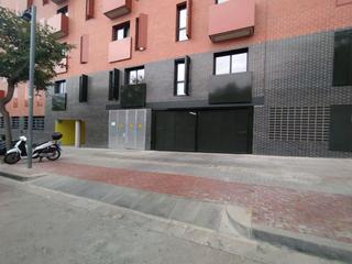 Autoparkplatz  Avinguda can serra. Plazas de pk en venta