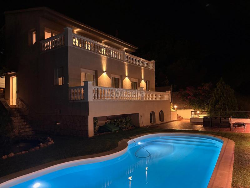 Foto 63a898cb-7234-469f-a855-b26b97f5f15c. Chalet avec cheminée chauffage parking piscine dans Calella