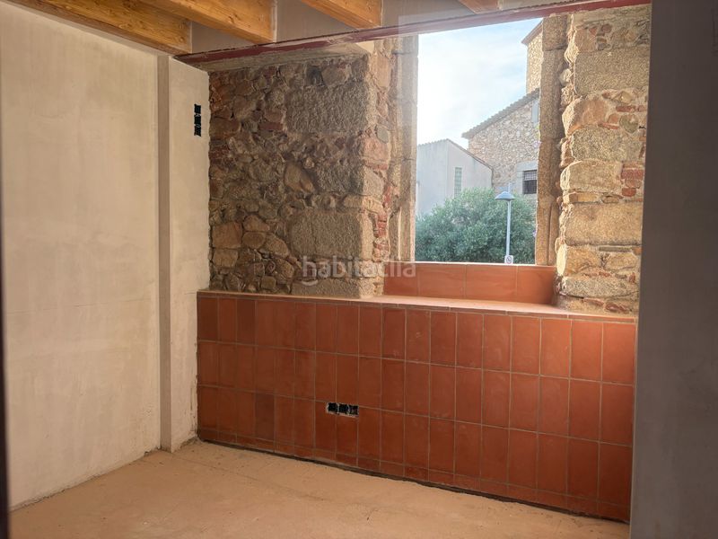 Foto 0ff77e94-7d39-4d5b-88a0-8cb33908d18e. Casa aparellada a carrer cervantes 1 a Poble Calonge