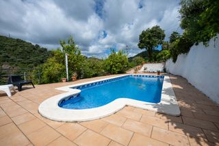 Xalet  Carrer pirineus. Espectacular casa con piscina