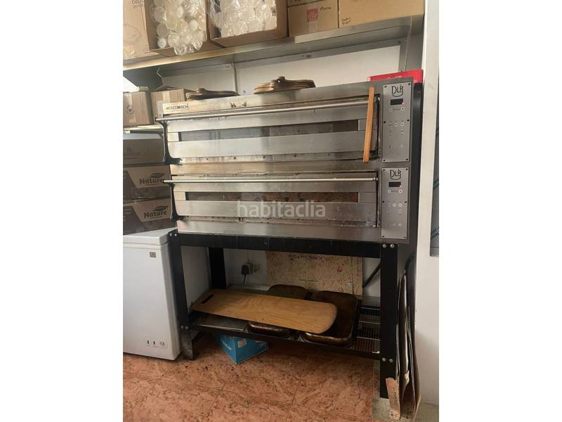 Foto 7285d2d3-5711-480c-b68c-f2d6978408da. Traspaso local comercial traspaso obrador licencia a6 take away con 2 salida de humosa gotico en Barcelona