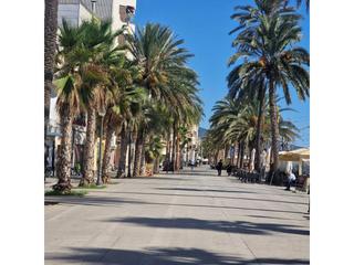 Transfer Business premise in Centre. Traspasa barrestaurante c3 en badalona con terraza