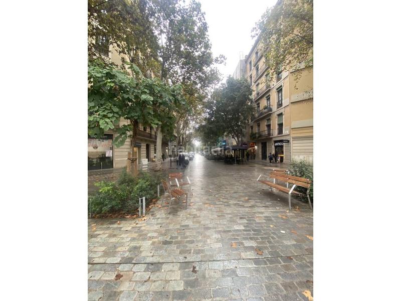 Foto f4ea65d9-94a2-4cba-ba07-2c14cd81a4cf. Traspaso local comercial traspaso restaurante lic c3 eixample derecho en Barcelona