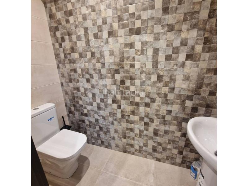 Foto 2d414ea8-eeb1-4e1c-a131-e1a50028fa56. Lloguer local comercial a Montmeló