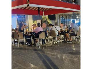 Transfer Business premise in La Nova Esquerra de l´Eixample. Traspasa barrestaurante c3 en sants con terraza