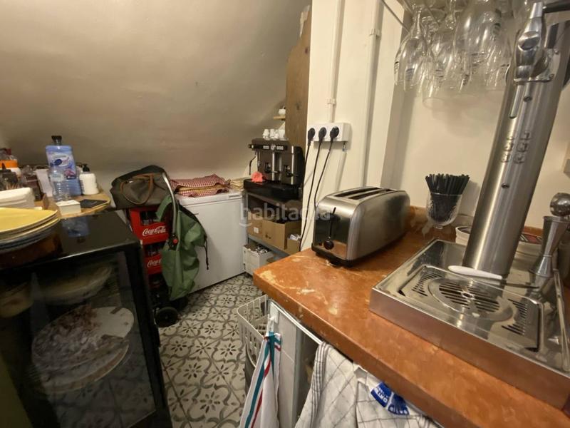 Foto 54019548-9b60-4174-aa94-d4bd61879dc6. Traspaso local comercial traspaso bar c1 zona urquinaona en Barcelona