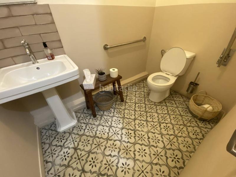 Foto dbbe64a7-ace6-45c7-934a-c9c7516cc863. Traspaso local comercial traspaso bar c1 zona urquinaona en Barcelona