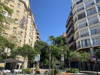 Traspàs Local Comercial a L´Antiga Esquerra de l´Eixample. Traspaso cafetería esquinera calle peatonal en el eixample