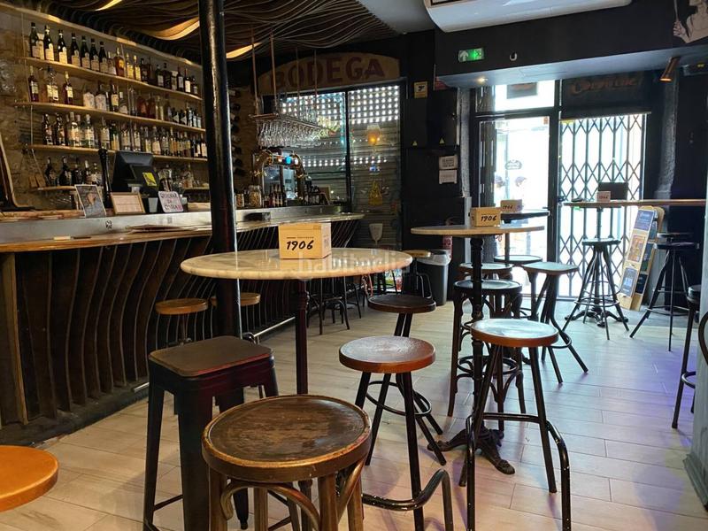 Foto d8b247ec-5c35-40f2-baba-f60609987b61. Traspaso local comercial alquiler de restaurante c3 el Raval en Barcelona