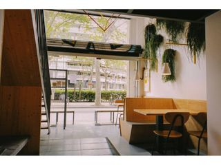 Traspaso Local Comercial  Calle gran via de les corts catalanes. Restaurante en traspaso en la nova esquerra de leixample