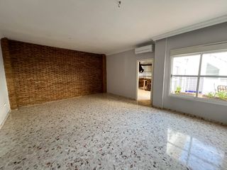 Haus in San Jose de la Rinconada. Vivienda en planta alta con 3 habitaciones y amplios espacios!!