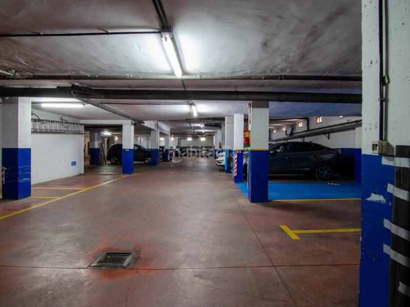 Foto c2885474-d665-4294-af92-ab602f18effc. Autoparkplatz in San Jose de la Rinconada