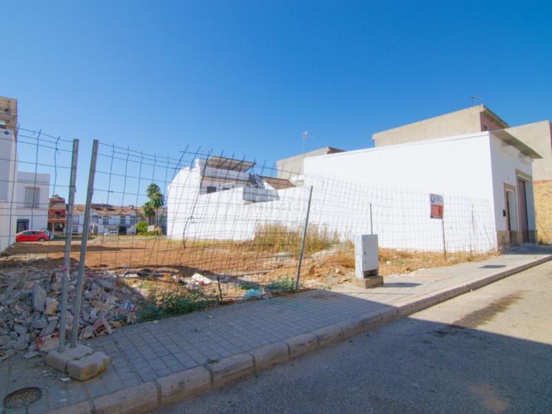 Foto c84ed83b-53c6-4185-a5ad-59efa4081999. Terreno residencial construye tu hogar en Brenes