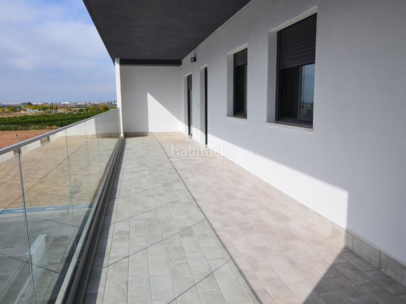 Foto 797a921c-443b-4a96-9134-4d983a06e948. Lloguer pis amb aparcament a San Jose de la Rinconada