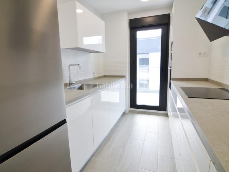 Foto f951915a-fdc2-4de1-9af7-daa229a6218c. Lloguer pis amb aparcament a San Jose de la Rinconada